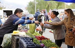 Başkan Çerçioğlu pazarda vatandaşlarla buluştu