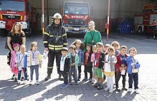 Büyükşehir İtfaiyesi, minikleri ağırladı