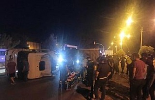 Çine’de devrilen tırın sürücüsü yaralandı