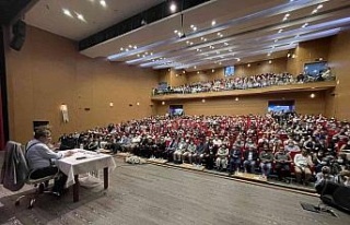 Hayati İnanç Aydınlılarla buluştu