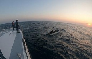 Kuşadası açıklarında 34 düzensiz göçmen kurtarıldı