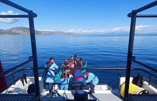 Kuşadası açıklarında 38 düzensiz göçmen kurtarıldı