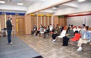 Kuşadası Belediyesi personeline proje yazma eğitimi