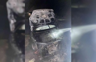 Seyir halinde yanan otomobil kullanılamaz hale geldi