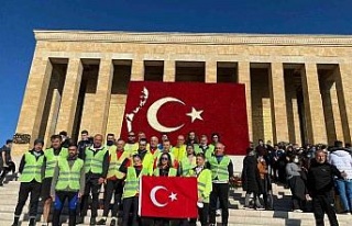 630 kilometre pedal çevirip, Anıtkabir’e ulaştılar