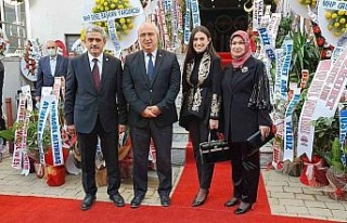 Avukatlık bürosu açılışında, siyaset ve iş...