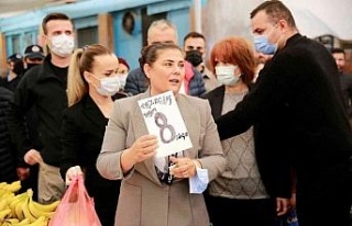 Başkan Çerçioğlu, Atça pazarında vatandaşlarla...