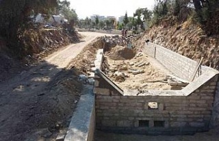 Başkan Özcan, Yeşil Mahalle’de incelemelerde...