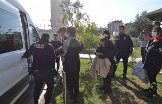 Didim’de göçmen teknesi battı, kızını kurtarmak...