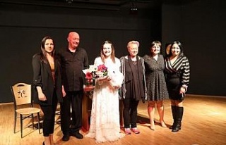 Didim’de ‘Sadece Kadın’ isimli tiyatro sergilendi