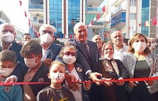 Efeler’de ikinci ’Kitap Kafe’ açıldı