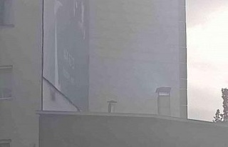 İşletme bacalarından çıkan yoğun duman, mahalle...