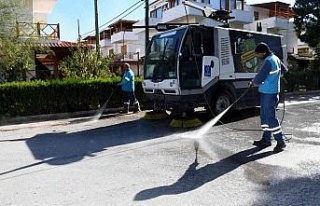 Karaova Mahallesi’nde temizlik çalışması gerçekleştirildi