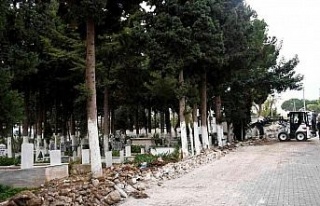 Kuşadası Belediyesi hizmetleri devam ediyor