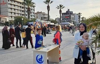 Kuşadası Ülkü Ocakları bin kitap dağıttı