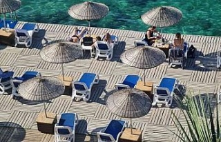 Kuşadası’nda yaz devam ediyor