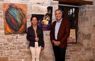 Kuşadası’ndaki resim sergisi beğeni topladı