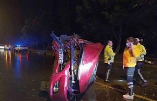 Takla atan aracın sürücüsü kaçtı