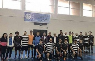 Adnan Menderes AİHL öğrencileri gönülden iletişim...