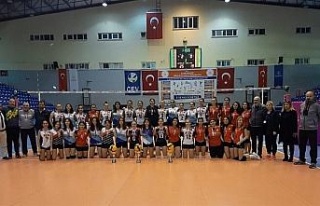 Aydın’da okul sporlarında voleybol heyecanı tamamlandı