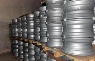 Aydın’dan yüklediği jantları alıcısına teslim...