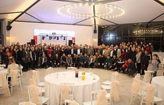 Başkan Kaplan, personeli ile yeni yıl yemeğinde...