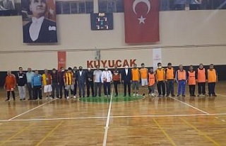 Kuyucak’ta futsal maçında dostluk kazandı
