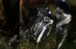 Şarampole yuvarlanan otomobilin sürücüsü yaralandı