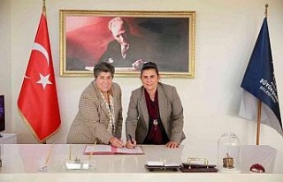 Türkiye Kadın Dernekleri Federasyonu Başkanı Güllü;...