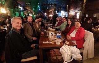 Aydınlı gazeteciler düzenlenen gecede stres attı