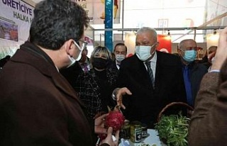 Başkan Atay, Tarım Fuarı’nda belediyenin ürünlerini...