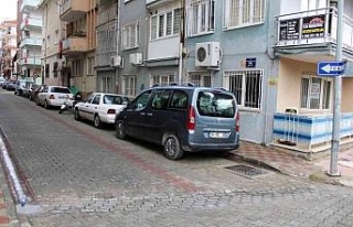 Bu sokağa girenin aklı karışıyor