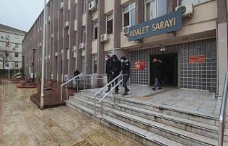 Uyuşturucuyu turşu bidonlarına sakladı