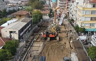Aydın Büyükşehir’in Nazilli’deki meydan projesinin...
