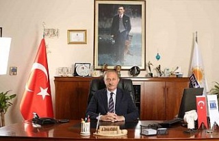 Başkan Atabay, Atatürk Anıtı’na gerçekleştirilen...