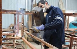 Didim’de hurda malzemeler sokak hayvanları için...