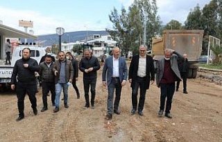 Didim’de sıcak asfalt çalışması devam ediyor