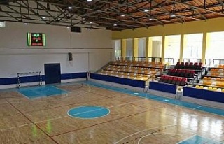 Efeler’deki Spor ve Kültür Salonu yenilendi