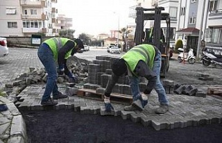 Kuşadası’nda yol yapım çalışmaları devam...