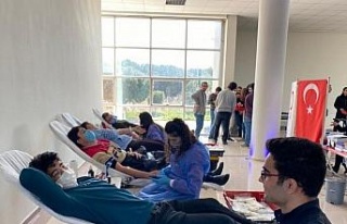 ADÜ Veteriner Fakültesi öğrencileri ve personeli...