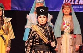 "Kahraman Türk Kadınları" isimli defile...