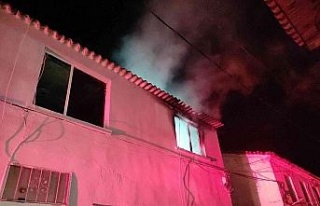 Karısı ile tartışan adam evi yaktı