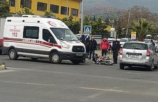 Kazada yaralanan motosiklet sürücüsü hastaneye...