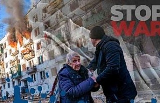 Kuşadası’nda Ukrayna için insani yardım kampanyası...