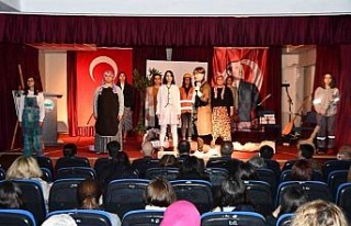 Söke’de öğrencilerin Kadınlar Günü Oratoryosu...