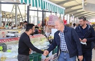 Başkan Atabay, pazar esnafını ziyaret etti