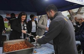 Başkan Çerçioğlu, vatandaşlarla iftar sofralarında...