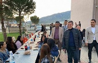 Başkan Erol, ADÜ Meslek Yüksekokulu öğrencileriyle...