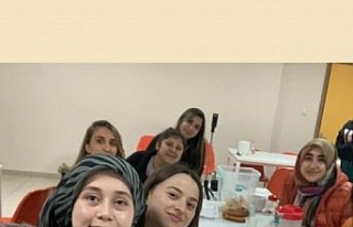 Başkan Erol, sahurda öğrencileri yalnız bırakmadı