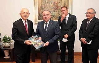 Başkan Öndeş, bin günlük faaliyet raporunu CHP...